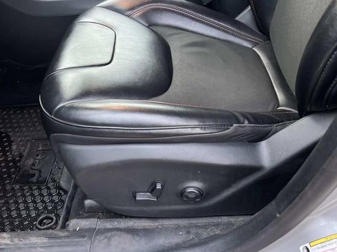 Used 2020 Jeep Cherokee Trailhawk w/ Cold Weather Group image 19