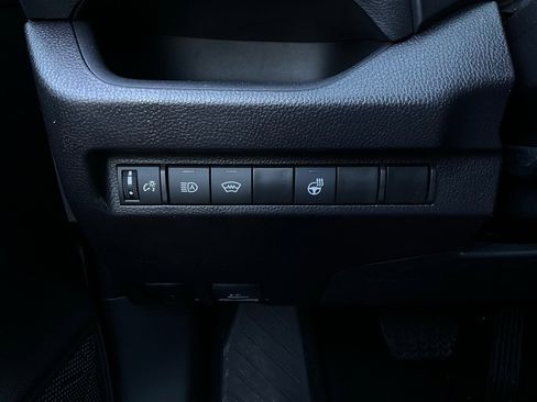 Used 2025 Toyota RAV4 XLE image 22