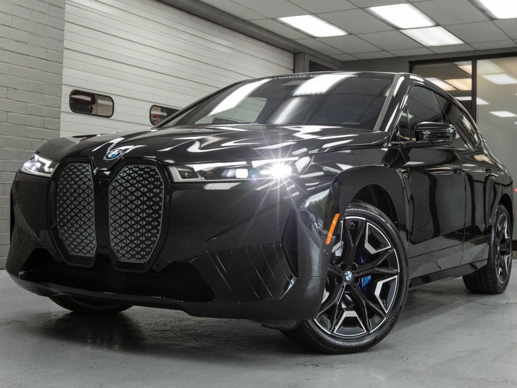 Used 2024 BMW iX xDrive50 w/ Premium Package AWD/4WD image 2