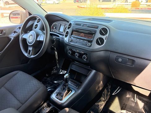 Used 2012 Volkswagen Tiguan S FWD image 13