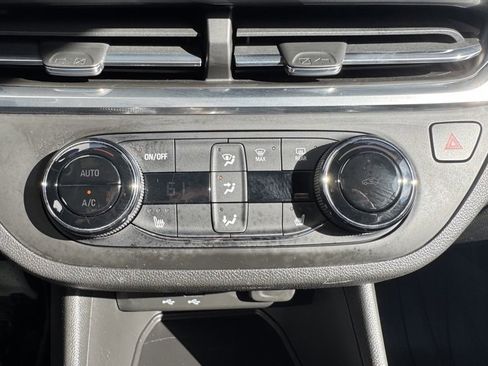 Used 2024 Buick Envista Preferred w/ Convenience I Package image 18