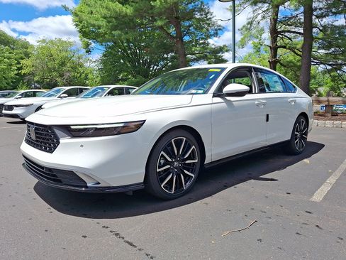 New 2026 Honda Accord Touring image 2