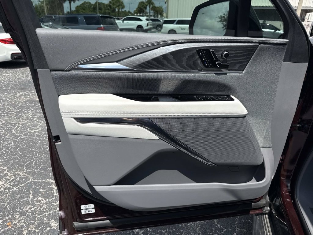New 2025 Cadillac Escalade IQ Luxury 1 w/ Smart Trailering package AWD/4WD image 20