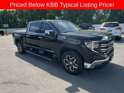 Used 2023 GMC Sierra 1500 SLT w/ SLT Premium Plus Package AWD/4WD image 2