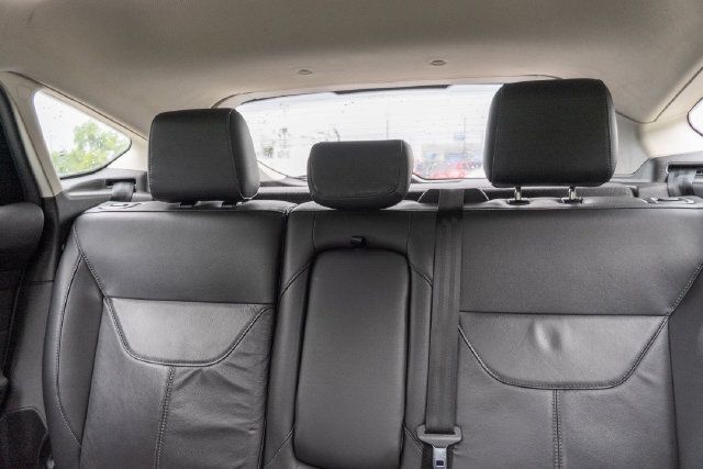 Used 2017 Ford Focus Titanium FWD image 72