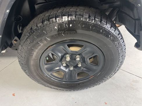 Used 2022 Jeep Wrangler Sport image 29