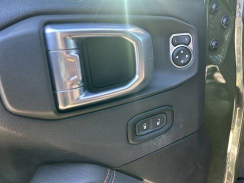 Used 2022 Jeep Gladiator Rubicon w/ Cold Weather Group image 10