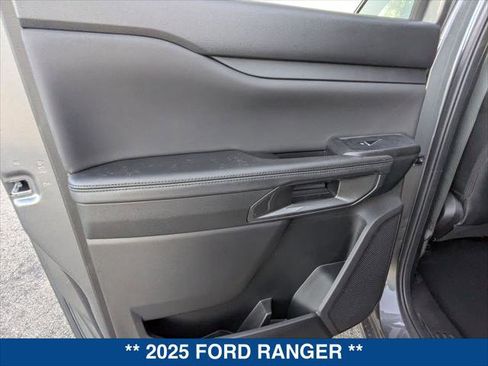 New 2025 Ford Ranger Lariat w/ Black Appearance Package image 18