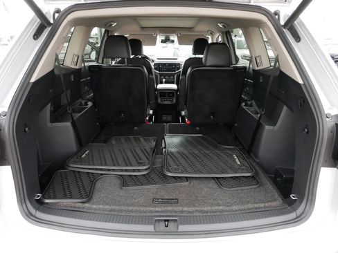 Used 2019 Volkswagen Atlas SEL Premium image 18