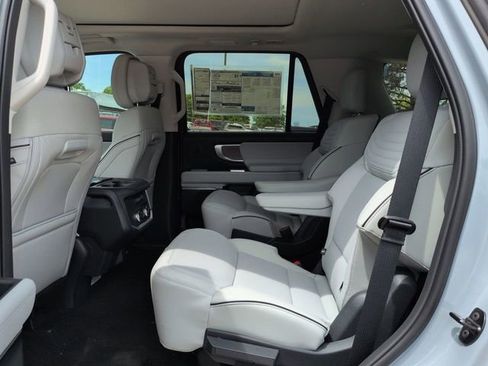 New 2026 Ford Expedition Platinum image 14