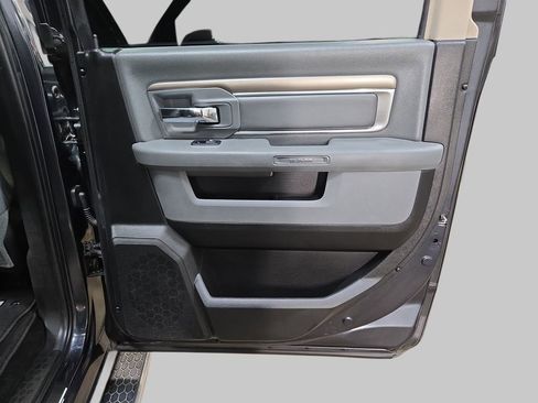 Used 2017 RAM 1500 Classic SLT w/ SLT Plus D￩cor Group image 14