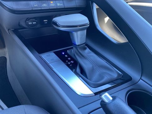 Certified 2023 Hyundai Elantra SE w/ Cargo Package image 18