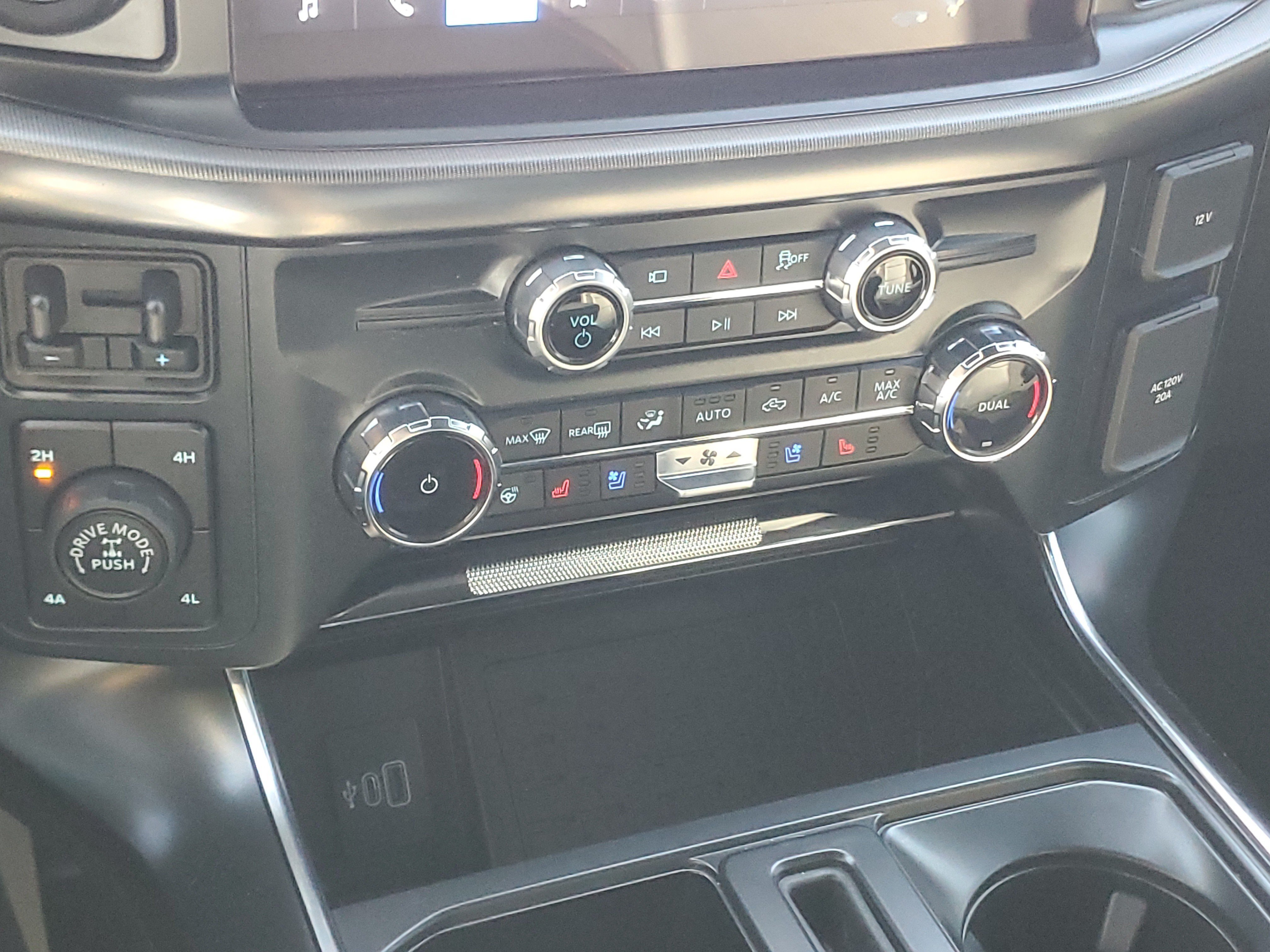 Used 2025 Ford F150 Raptor AWD/4WD image 18