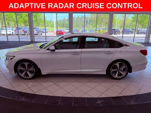 Used 2020 Honda Accord Touring image 4