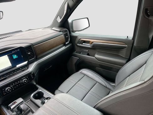 Used 2024 Chevrolet Silverado 1500 High Country w/ Technology Package AWD/4WD image 24