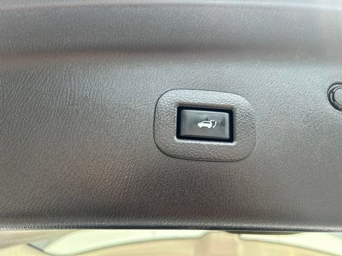 Used 2023 INFINITI QX80 Premium Select w/ All-Season Package AWD/4WD image 32