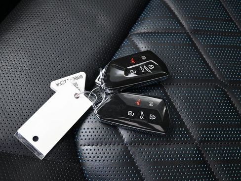 Used 2024 Volkswagen Atlas Cross Sport SEL Premium R-Line image 31