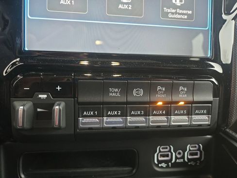 Used 2023 RAM 3500 Limited image 26