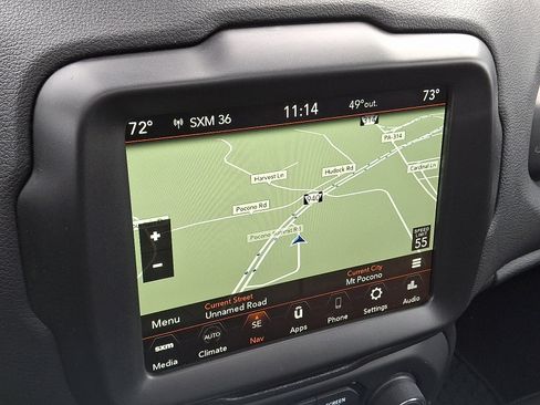 Used 2023 Jeep Renegade Latitude w/ Sun & Fun Group image 18