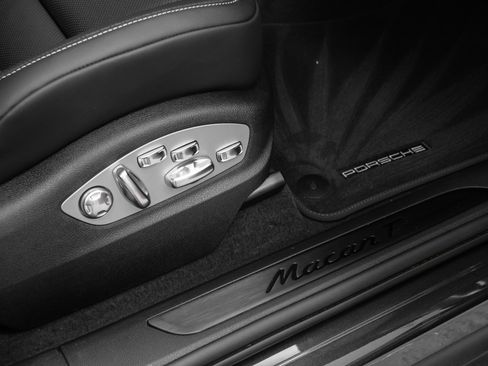 Used 2025 Porsche Macan Turbo image 20