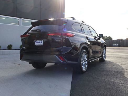 Used 2021 Toyota Highlander Limited image 7
