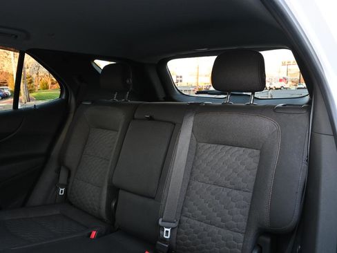 Used 2018 Chevrolet Equinox LT image 19