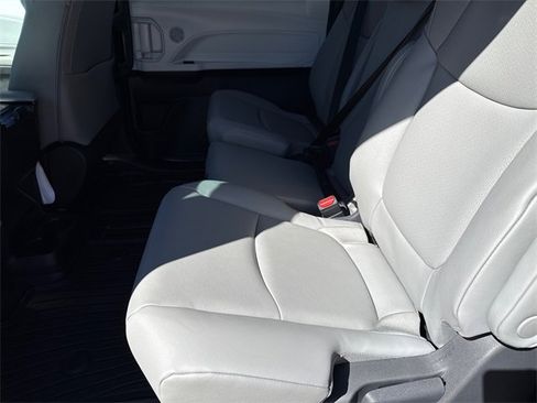 New 2026 Toyota Sienna XLE image 19