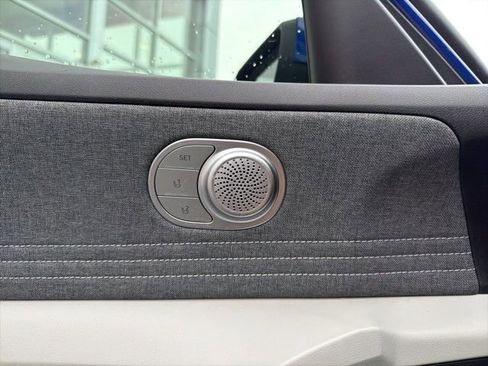 Used 2023 Hyundai Elantra Limited image 14