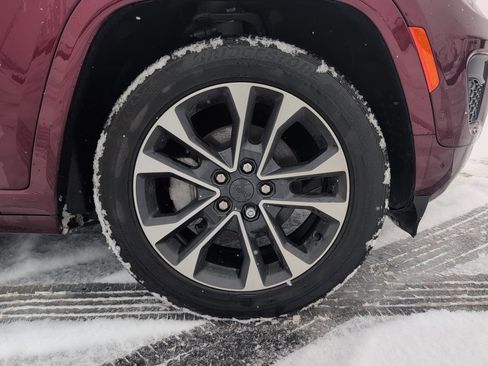 Used 2023 Jeep Grand Cherokee Overland image 12