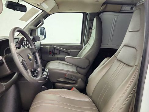 Used 2024 Chevrolet Express 3500 Extended RWD image 16
