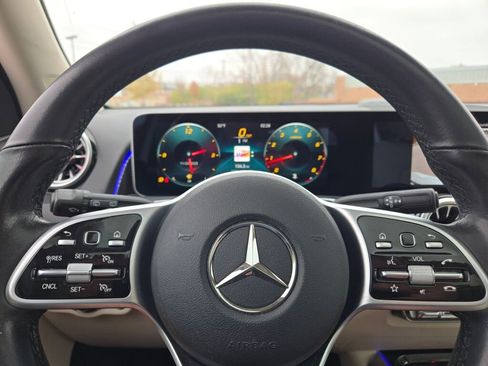 Used 2021 Mercedes-Benz GLB 250 4MATIC image 36