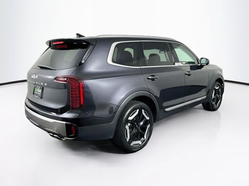 Used 2025 Kia Telluride S FWD image 9