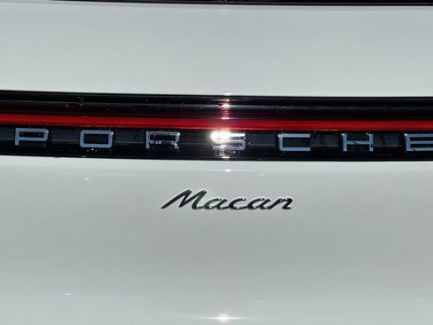 New 2026 Porsche Macan image 39