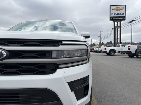 Used 2024 Ford Expedition XLT image 10