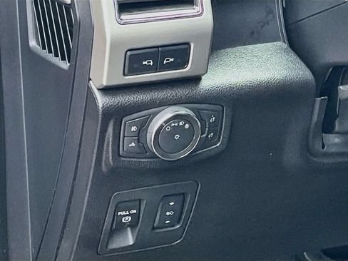 Used 2017 Ford F150 Lariat RWD image 10