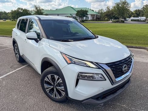 Used 2023 Nissan Rogue SV FWD image 2