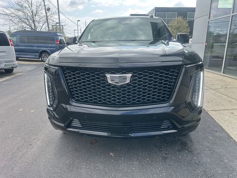 Used 2026 Cadillac Escalade Platinum Sport w/ LPO, ONYX Package AWD/4WD image 35