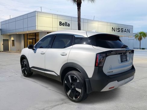 New 2025 Nissan Kicks SR image 2