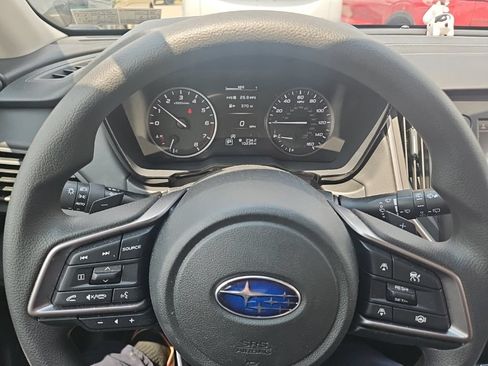 Used 2025 Subaru Outback AWD/4WD image 3