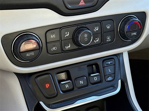 Used 2019 GMC Terrain Denali w/ Advanced Safety Package image 25