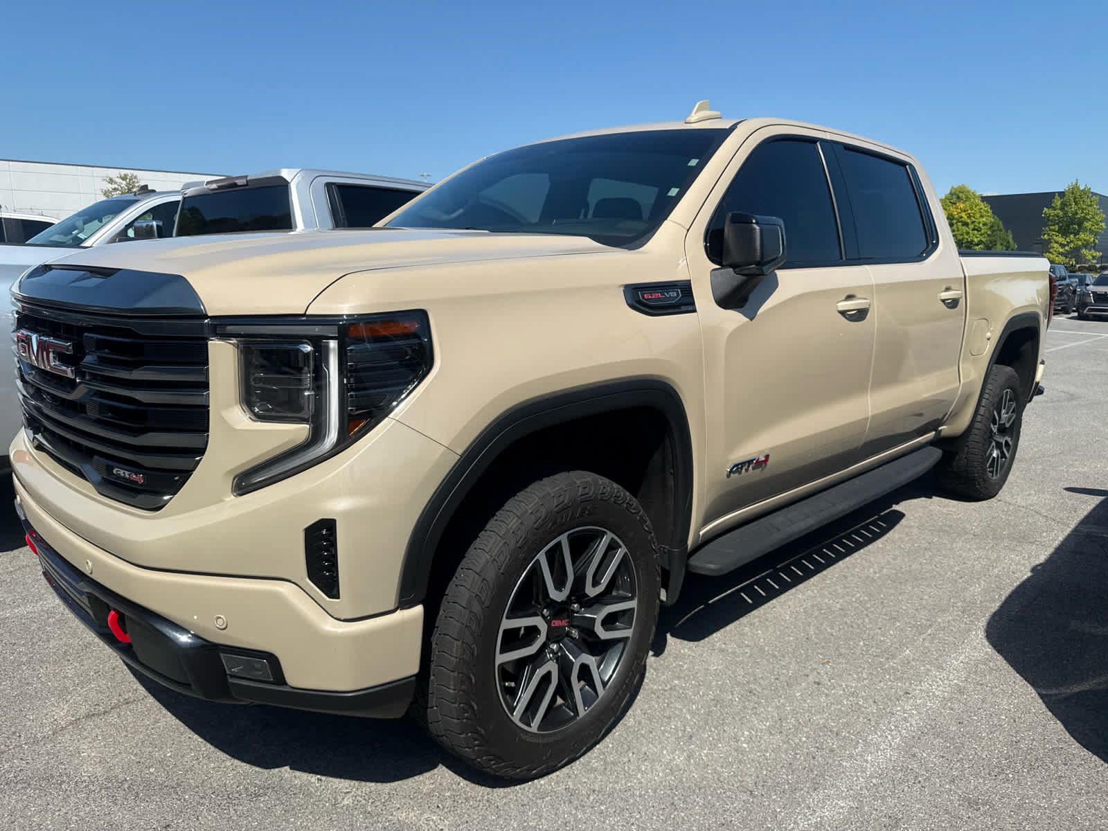 Used 2022 GMC Sierra 1500 AT4 w/ AT4 Premium Package AWD/4WD image 1