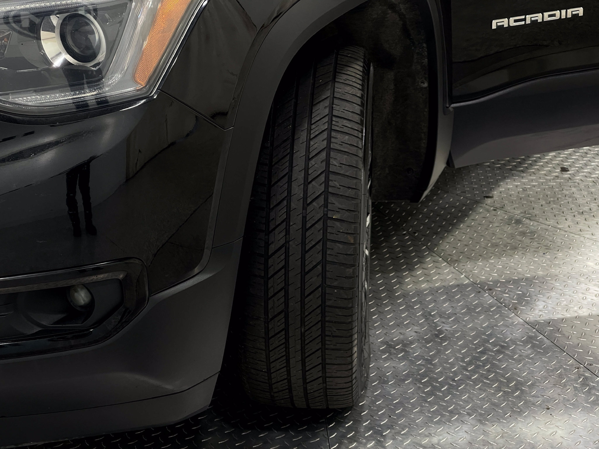 Used 2019 GMC Acadia SLT w/ Black Edition FWD image 38