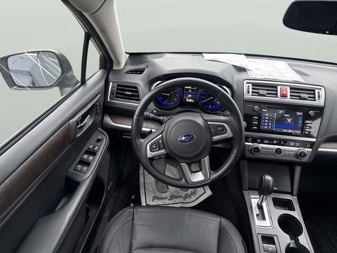 Used 2017 Subaru Outback 3.6R Limited image 16