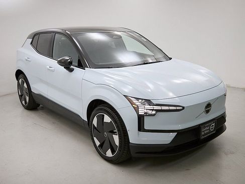 Certified 2025 Volvo EX30 Ultra w/ Climate Package image 4