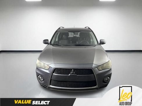 Used 2012 Mitsubishi Outlander SE AWD/4WD image 2