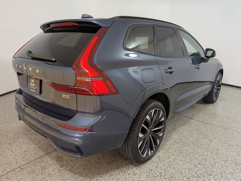 Used 2026 Volvo XC60 B5 Ultra AWD/4WD image 7