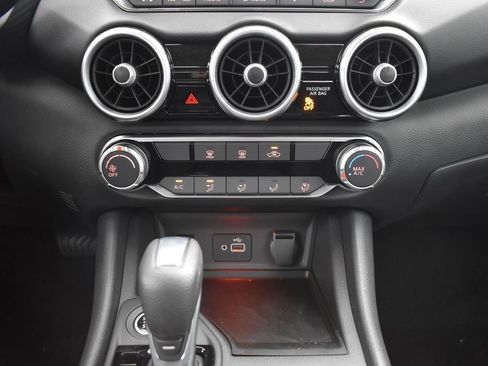 Used 2025 Nissan Sentra S image 11