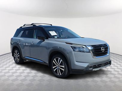 Used 2023 Nissan Pathfinder Platinum