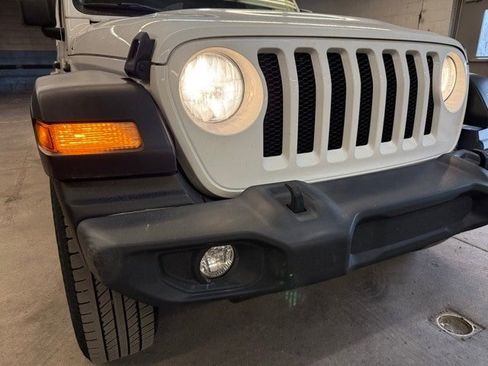 Used 2021 Jeep Wrangler Unlimited Sport image 31