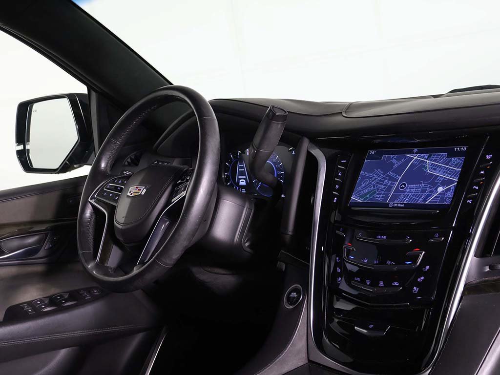 Used 2020 Cadillac Escalade Platinum AWD/4WD image 31